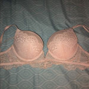 Light pink push-up bra size 32 D